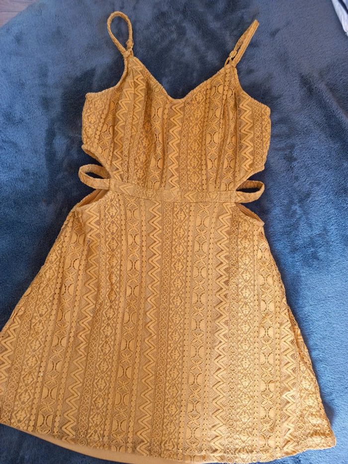 Robe brodée - photo numéro 2