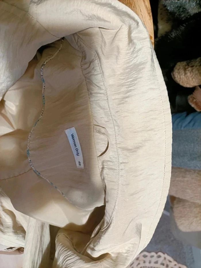 Trench mi-long beige irisé/satiné avec ceinture taille 48 Woman Only - photo numéro 10