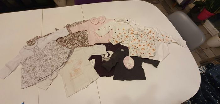 Lot hauts fille 1 mois