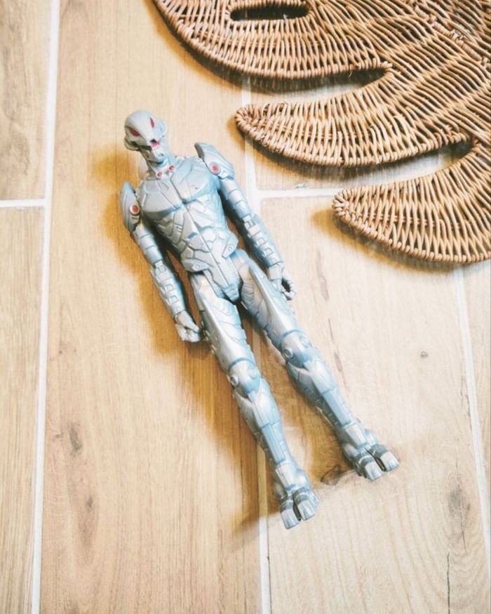 💫Ultron Avengers Marvel - Figurine de 30 cm - marque Hasbro