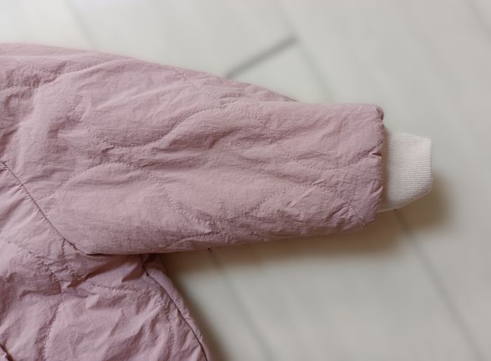 Manteau. Doudoune reversible rose et fausse fourrure à capuche. Zara. Taille 4 - 5 ans. 110 cm - photo numéro 3