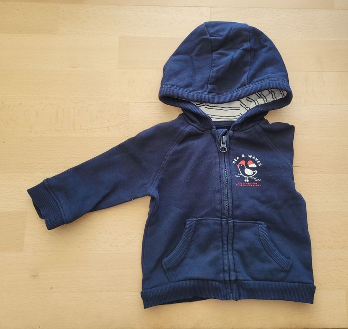 Gilet zippé à capuche 6 mois