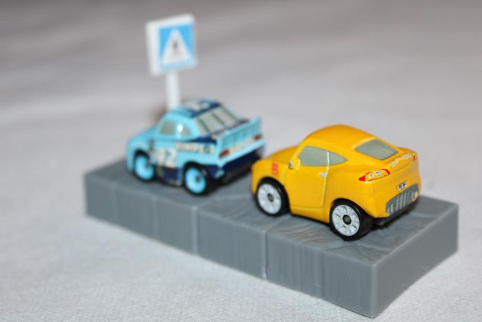 Disney Pixar lot voiture minature film "cars" - photo numéro 2