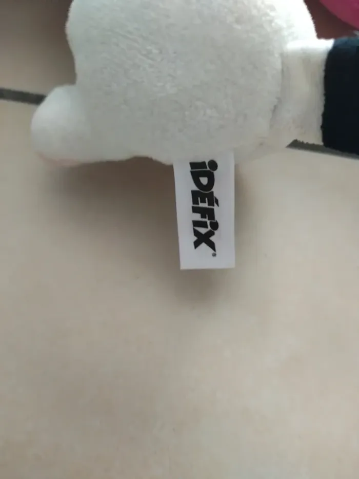 Lot peluche Idéfix et coussin  en forme d'os parc Astérix - photo numéro 9