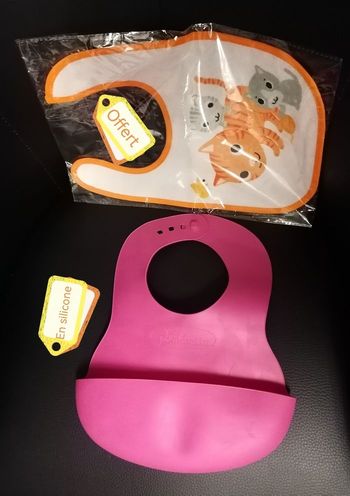 Bavoir  en silicone pommette