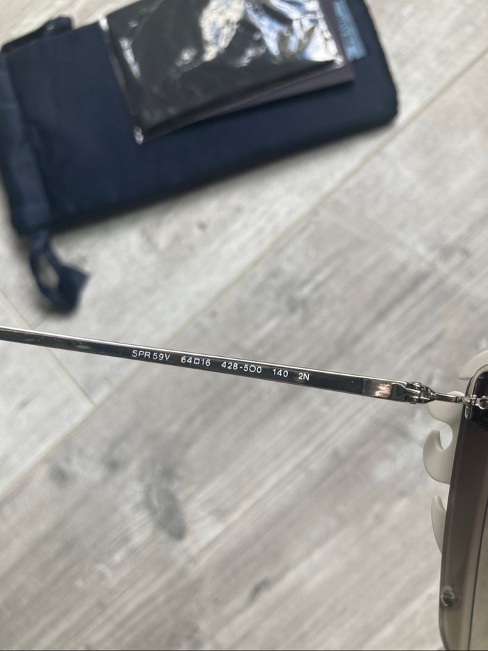 Lunettes de soleil Prada - photo numéro 6