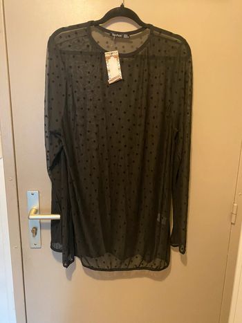 Très jolie haut femme grande taille