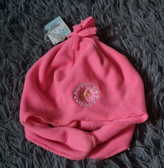 Bonnet avec pompons rose 50cm