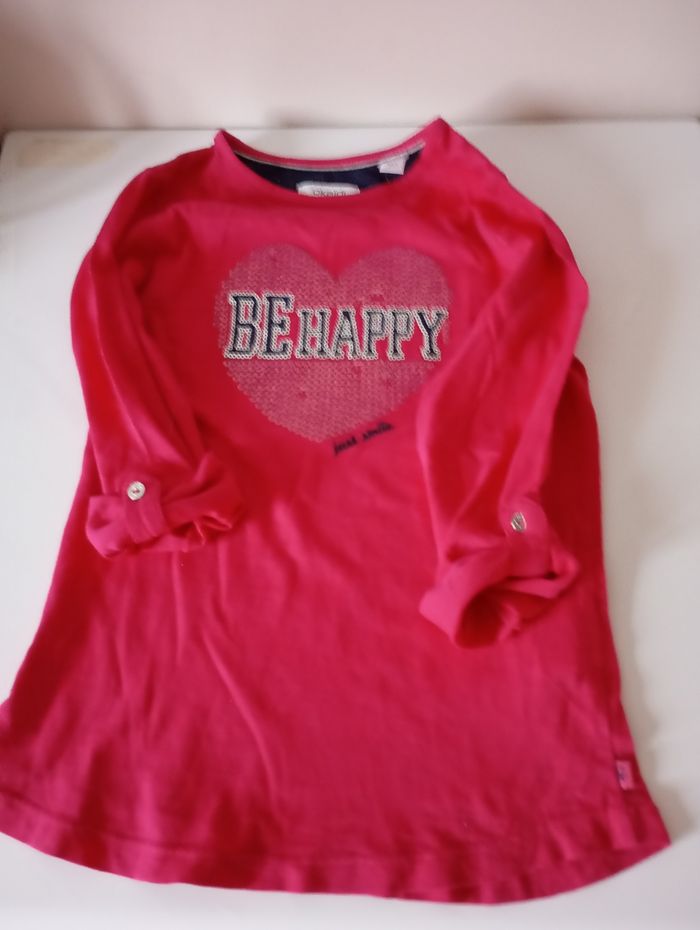 Tee-shirt manches longues..8 ans .Coton framboise ,marine avec sequins .. État neuf. - photo numéro 5