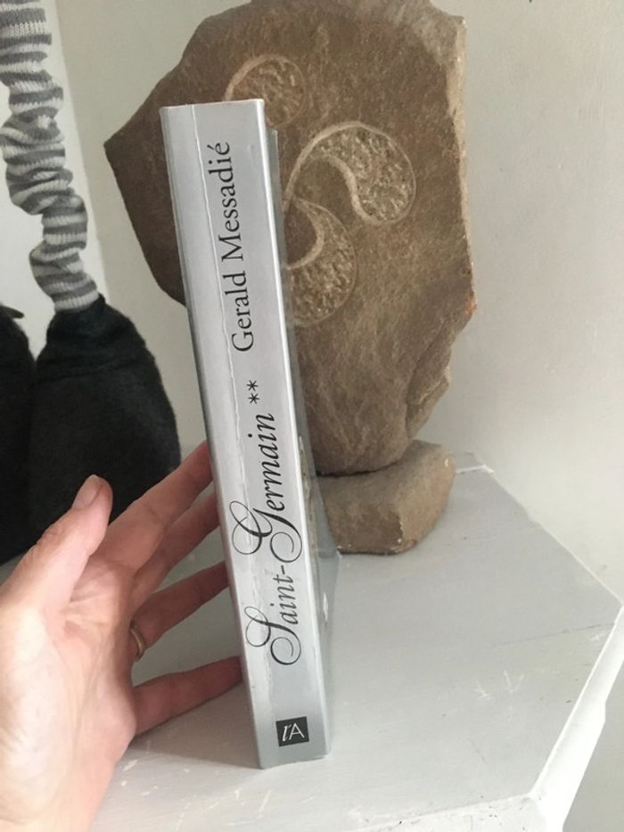 Livre Broché Saint-Germain l’homme qui ne voulait pas mourir les puissances de l’invisible - photo numéro 2