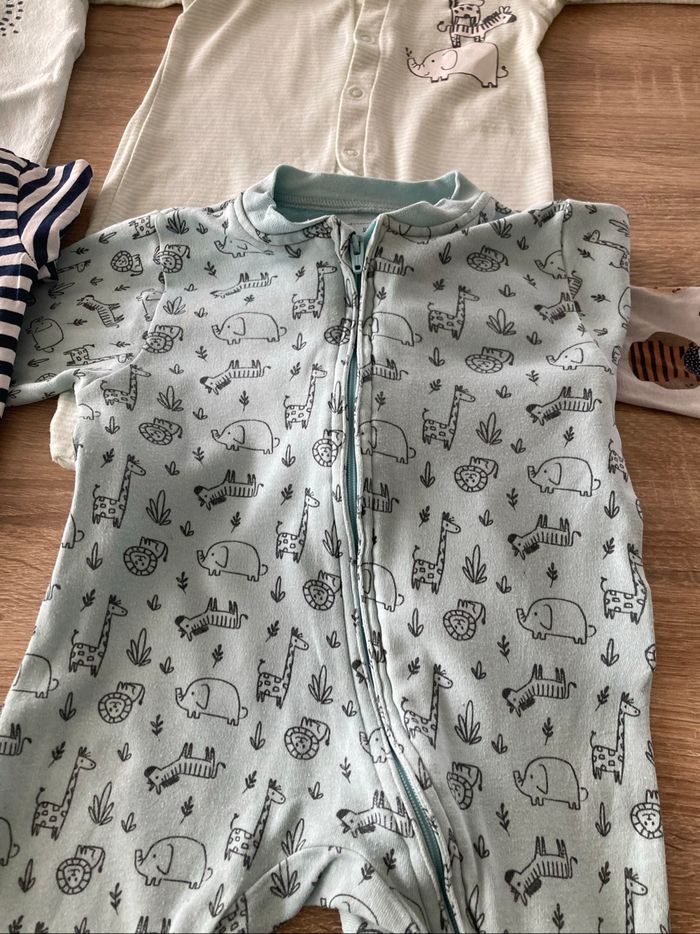 Lot de pyjamas - photo numéro 6