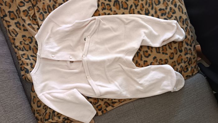 Pyjama 1 mois - photo numéro 2