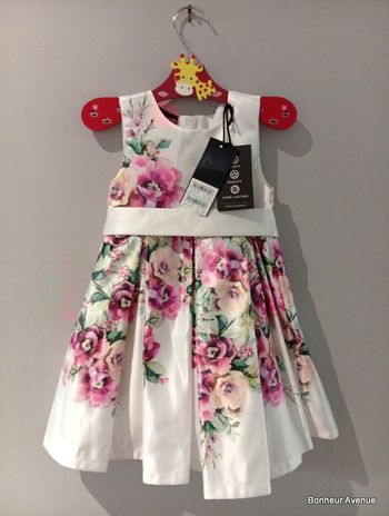 Robe blanche à fleurs de marque Sarabanda de taille 18 mois (86 cm)