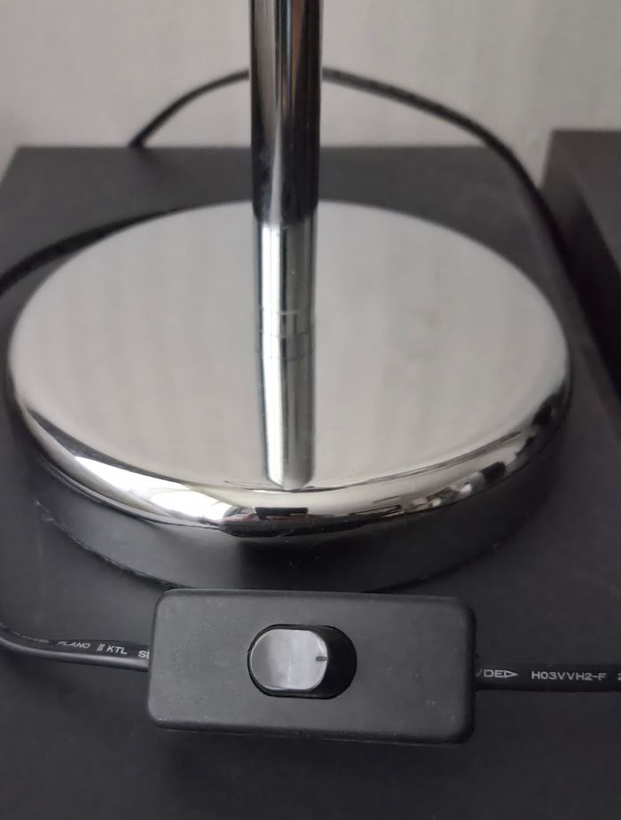 Lampe en métal sur pied - photo numéro 4