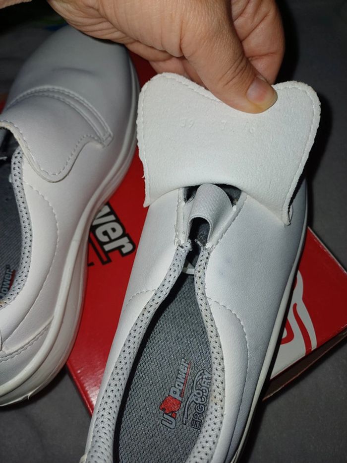 Chaussures de cuisinier neuve T39 - photo numéro 3