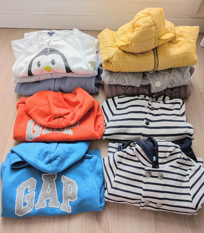 👕 Lot de 12 vêtements automne/hiver garçon de marque - 12 mois