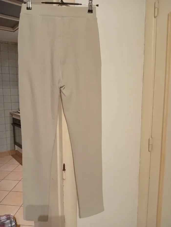 Pantalon NEUF taille S/M - photo numéro 4