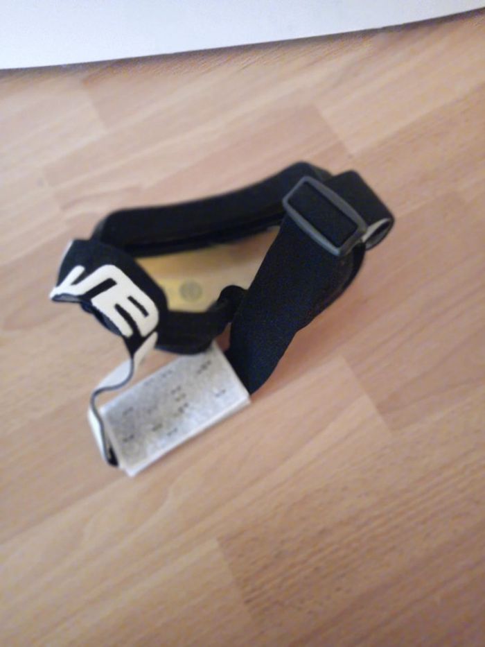 Jolie paire de lunettes de ski neuves - photo numéro 2