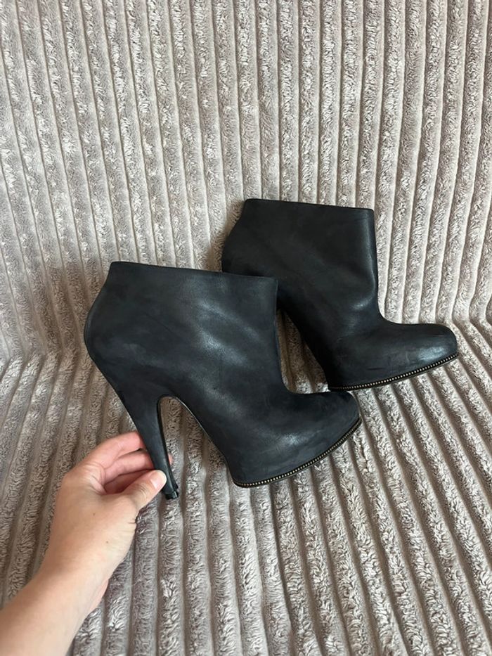 Bottines Givenchy en cuir nubuck noir – Taille 38 - photo numéro 2