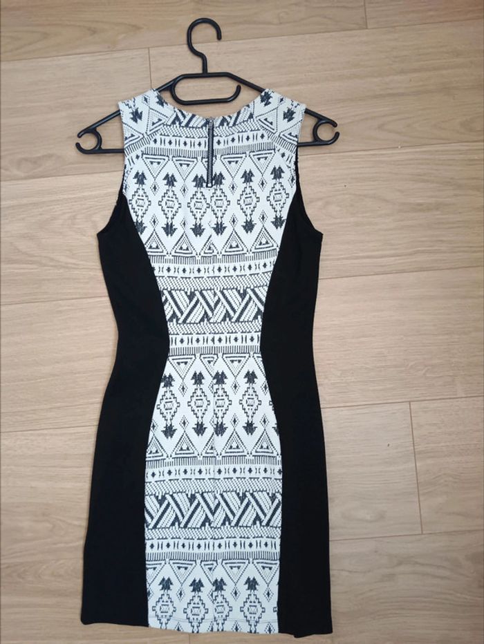 Robe motifs ethniques H&M taille 34 - photo numéro 2
