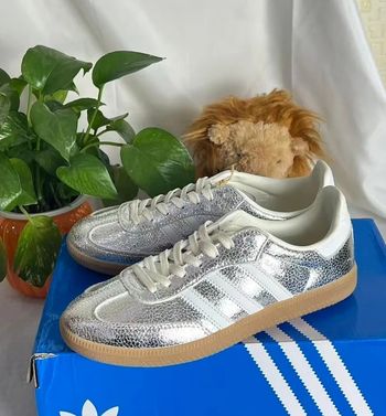 Aadidas originals Taille  37