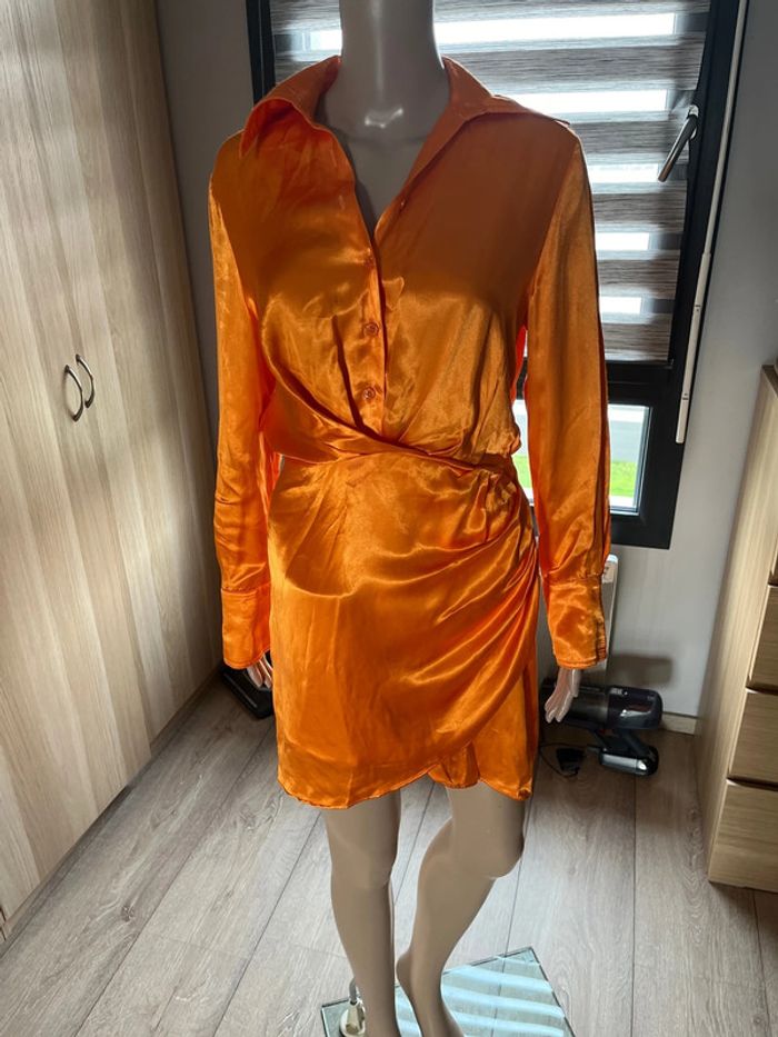 RObe orange