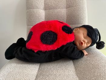 Poupée Anne gueddes coccinelle