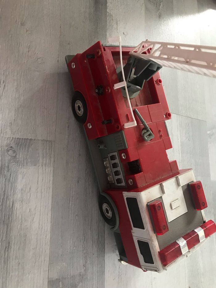 Camion de pompiers - photo numéro 2