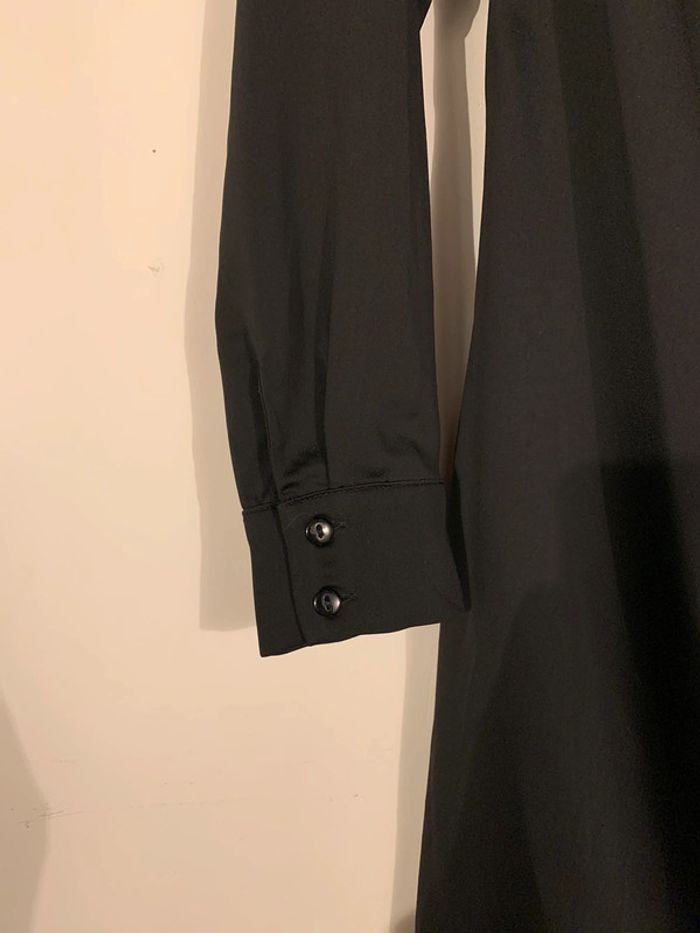 Robe en satin noire - photo numéro 4