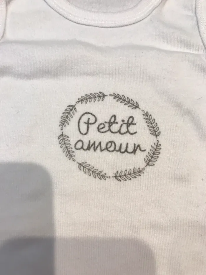 2 bodies sans manches 12 mois 🍋 - photo numéro 2