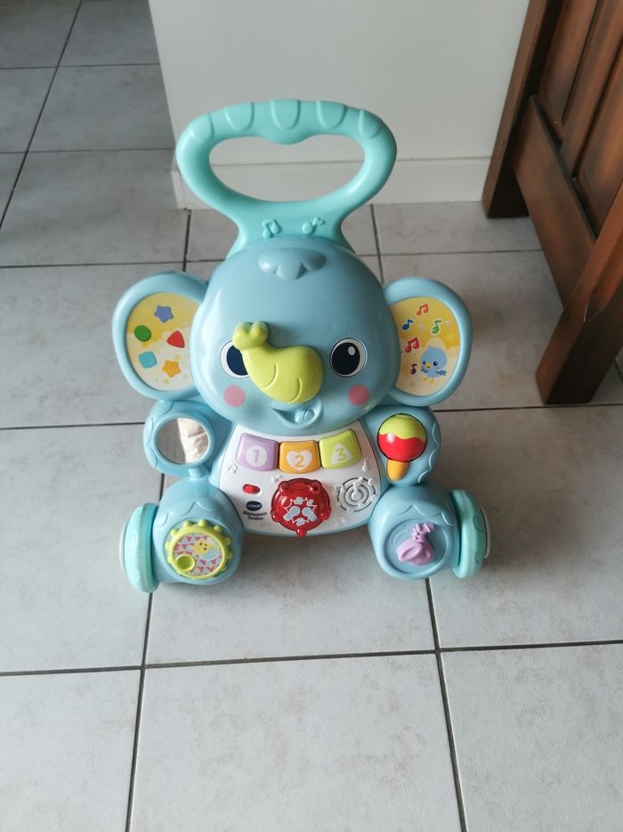 Trotteur  pousseur l'éléphant