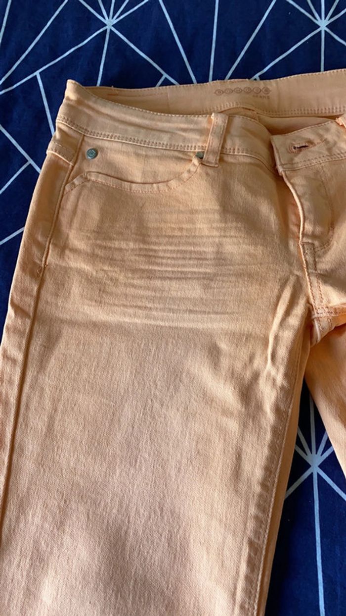 Jean 👖 slim couleur abricot taille 36 - photo numéro 2