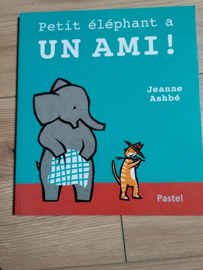 Petit éléphant a un ami