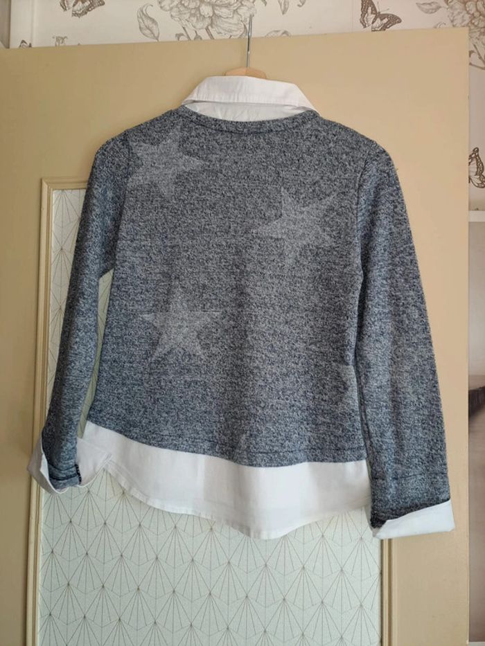 Joli pull chemise 14 ans gris blanc tbe 1 micro tache au revers de manche non visible porté - photo numéro 2