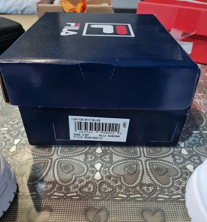 Basket fila neuve taille 20 - photo numéro 8