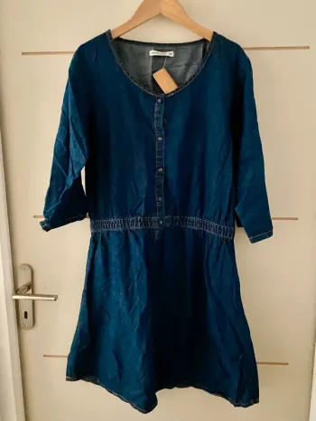 Robe en jean brut 42
