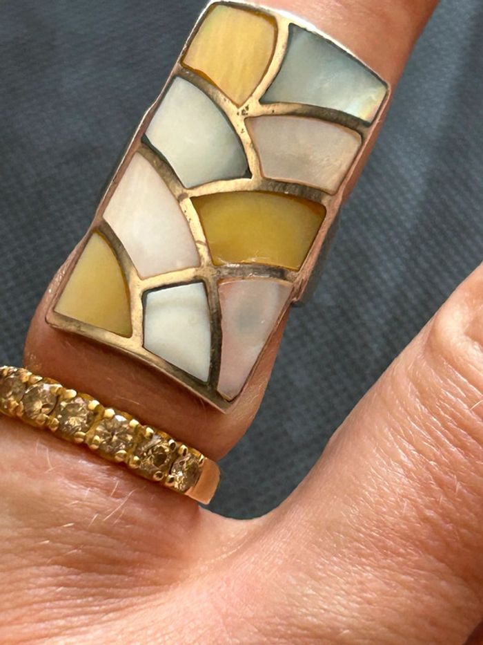 Jolie bague en argent massif avec nacre T. 55 femme TBE