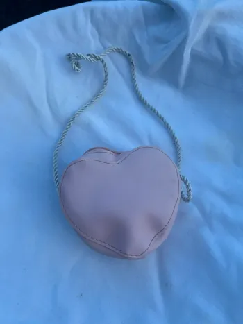 Petit sac en forme de cœur