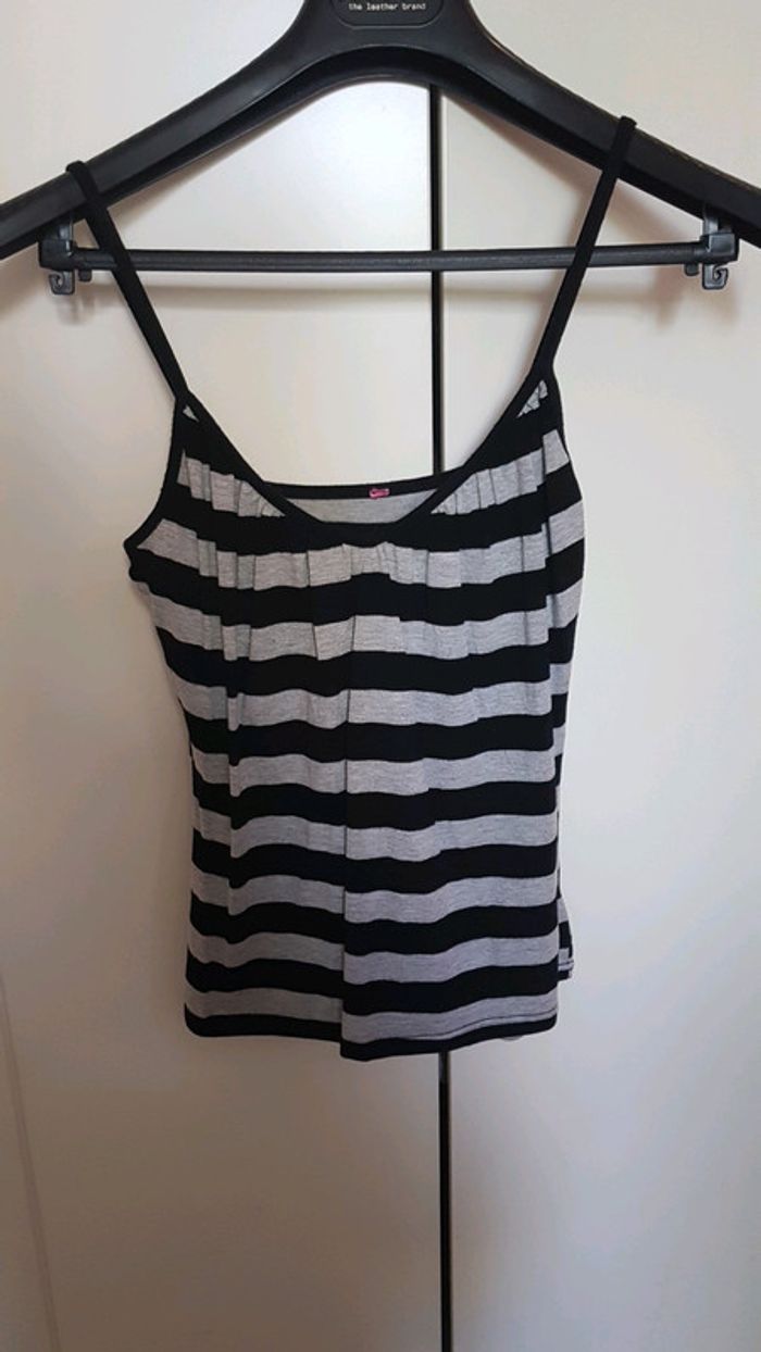 Débardeur noir et gris