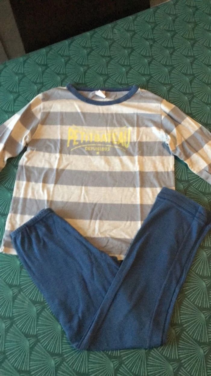 Jolie pyjama petit bateau