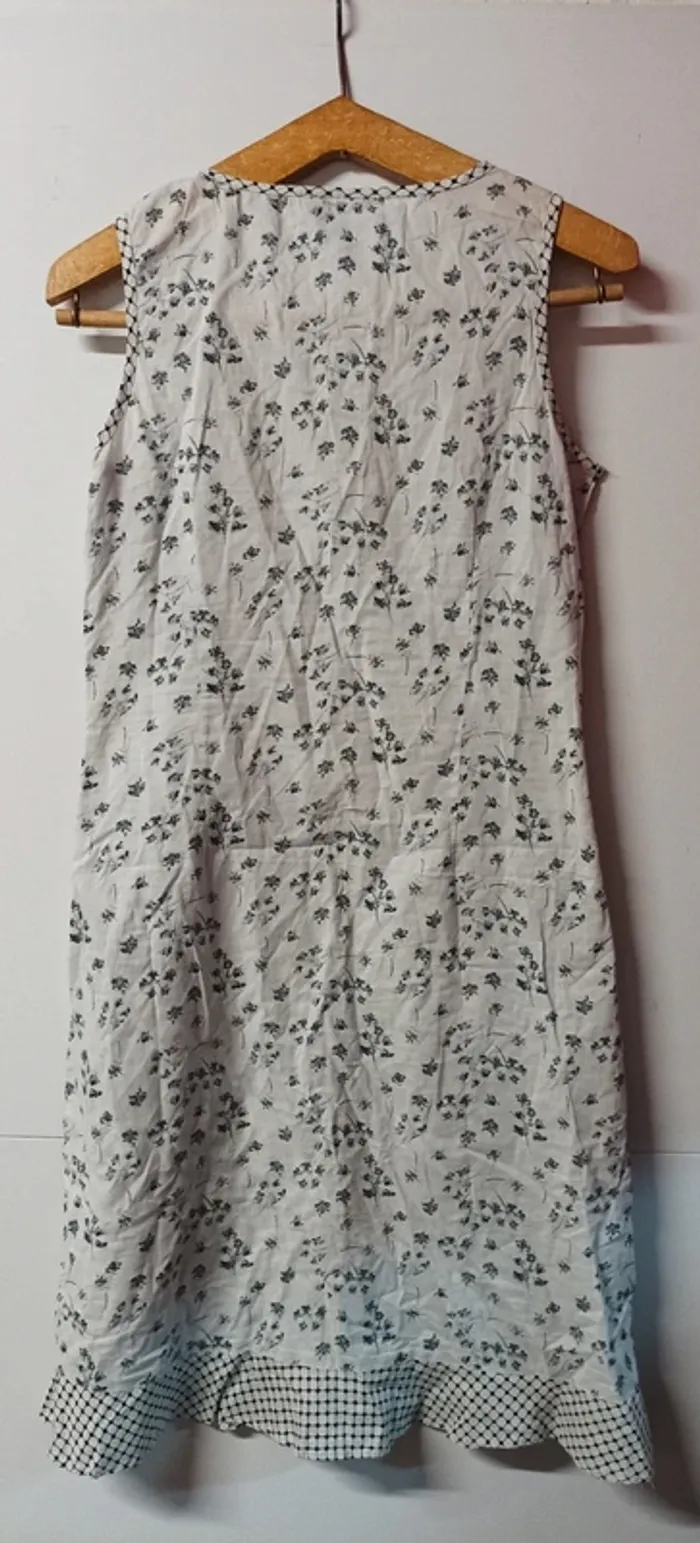 Robe fleurs bleues discrètes - photo numéro 4