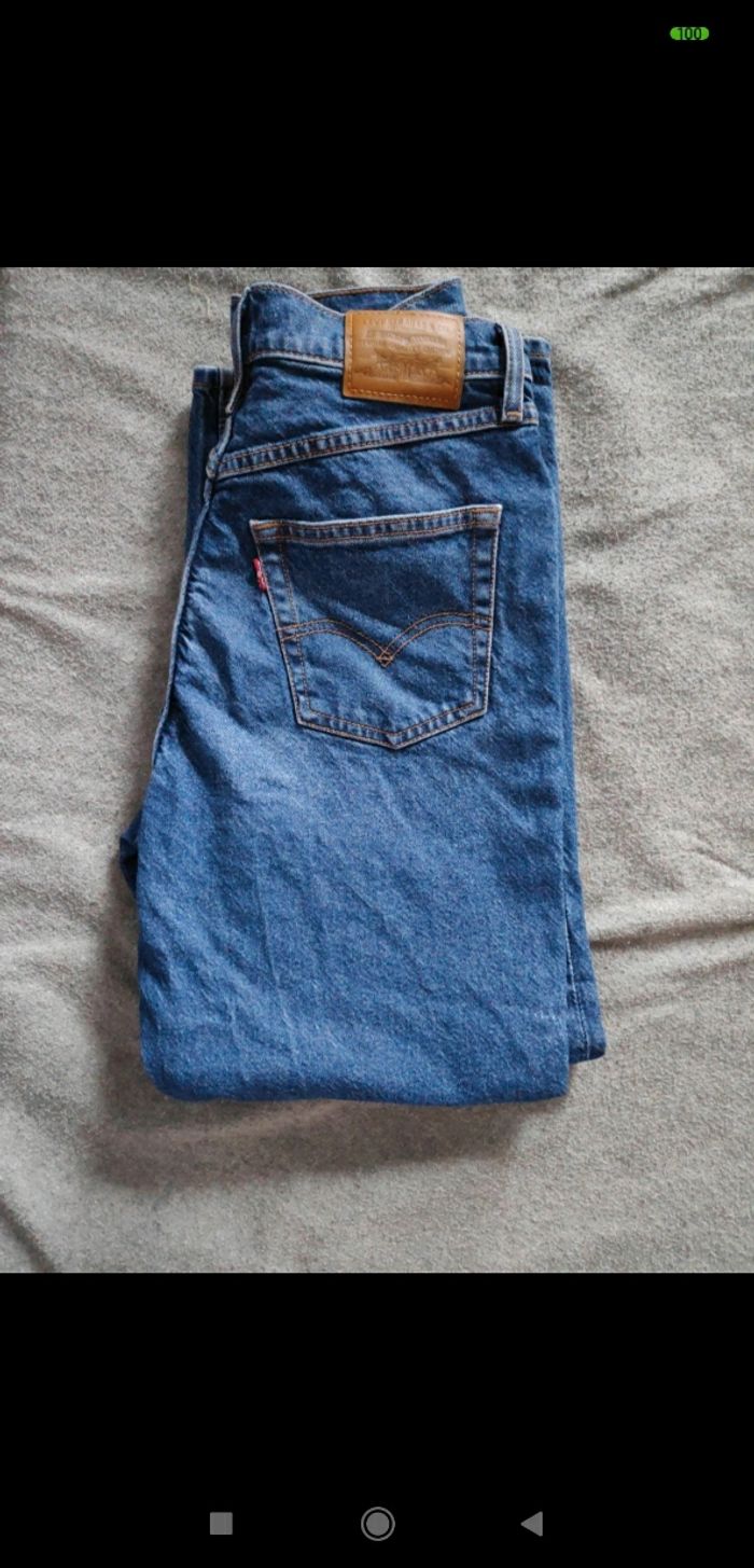 Jean Levi's mom T 28