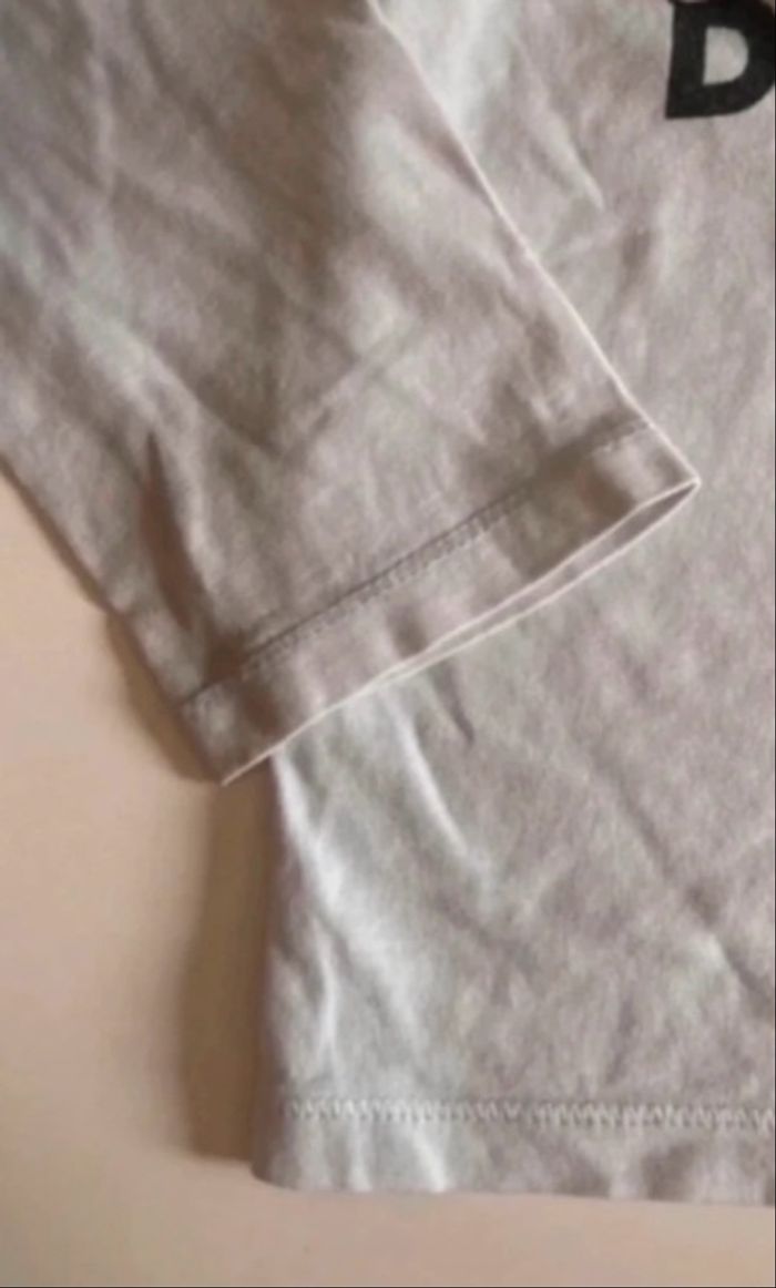T-shirt / Sous-pull à manches longues TRÈS BON ÉTAT pour garçon taille 4 ans couleur blanc - photo numéro 8