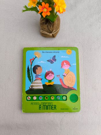 Livre musical Petites comptines à mimer Milan