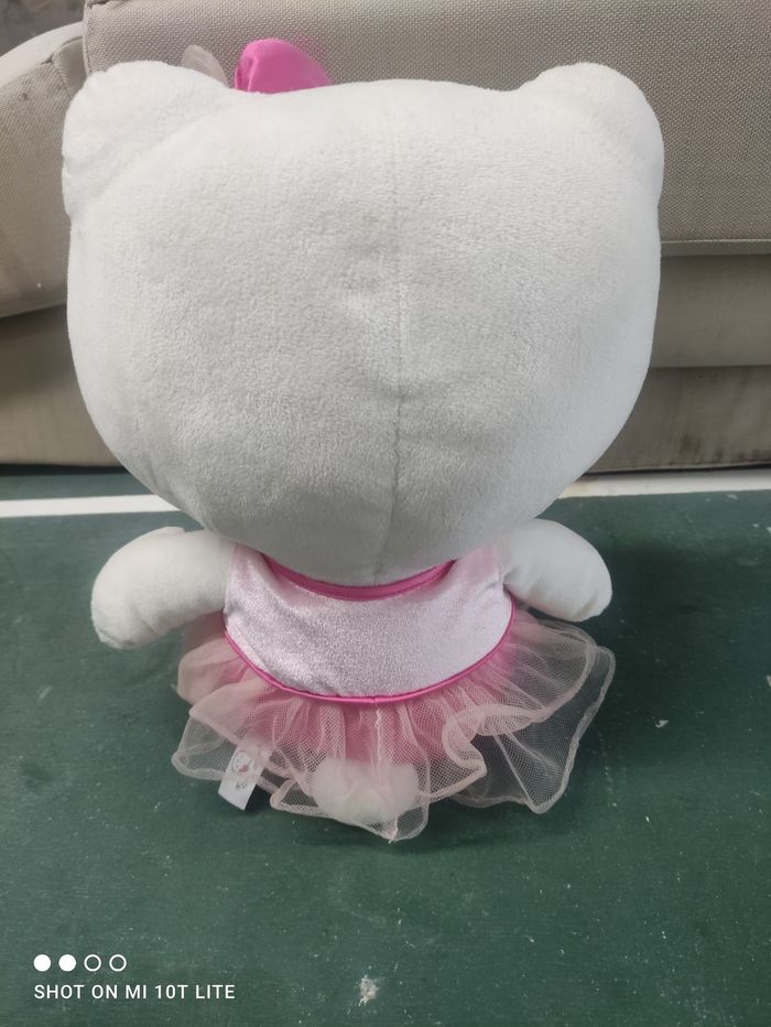 Peluche Hello Kitty - photo numéro 2