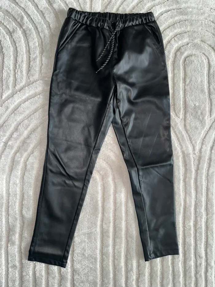 Pantalon simili