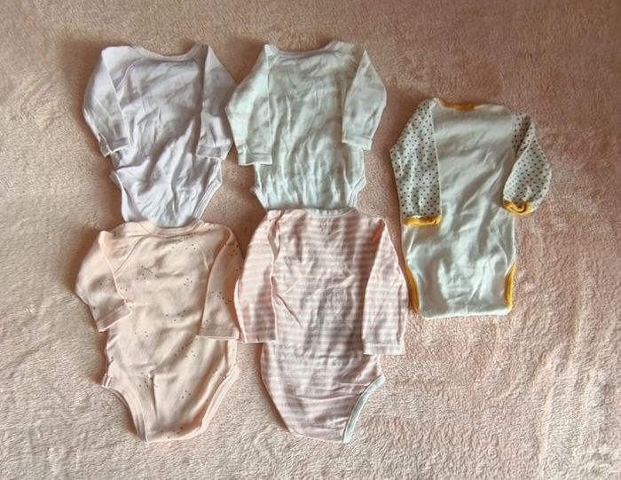 Lot bodies 3 mois - photo numéro 7