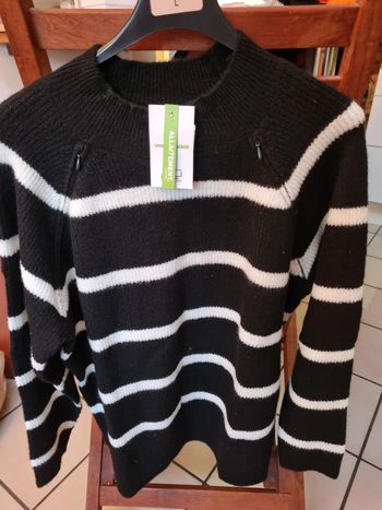 Pull d'allaitement neuf taille 42/44