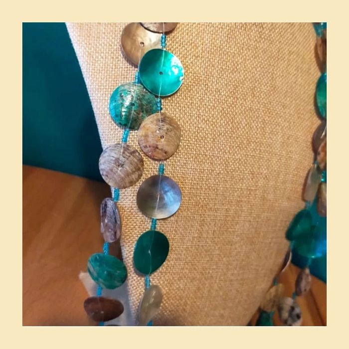 Parure collier long & boucles en nacre bleu et marron – style bohème - photo numéro 13