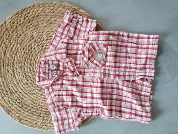 Chemise comme neuve à carreaux rouge 6 mois, marque 5/5